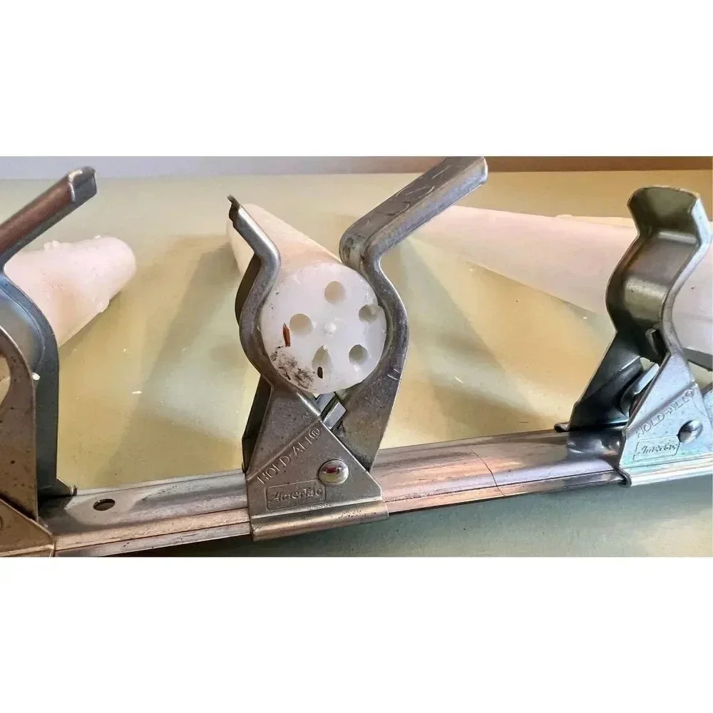 Vintage Metal‎ Clasp Candle Holder with Candles